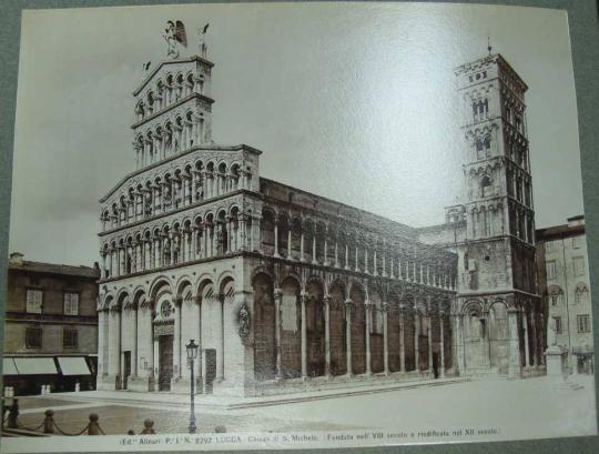 LUCCA - Chiesa di S. Michele. ( Fondata nell' VIII secolo e riedificata nel XII secolo. )