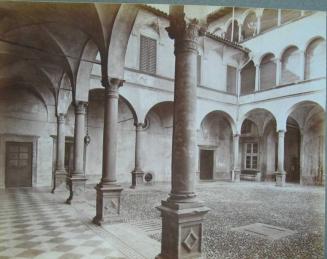 Bergamo. Pignolo street. House # 76. The courtyard.