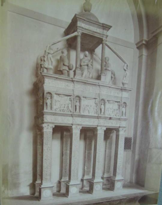 Chapel in villa Borromeo. Monument for Camillo Borromeo.