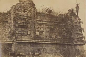 Détail de la façade nord du palais des nonnes à Uxmal (Yucatan)