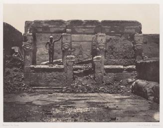 Haute Egypte. Grand Temple de Dendéra. Hypètre construit sur la terrasse