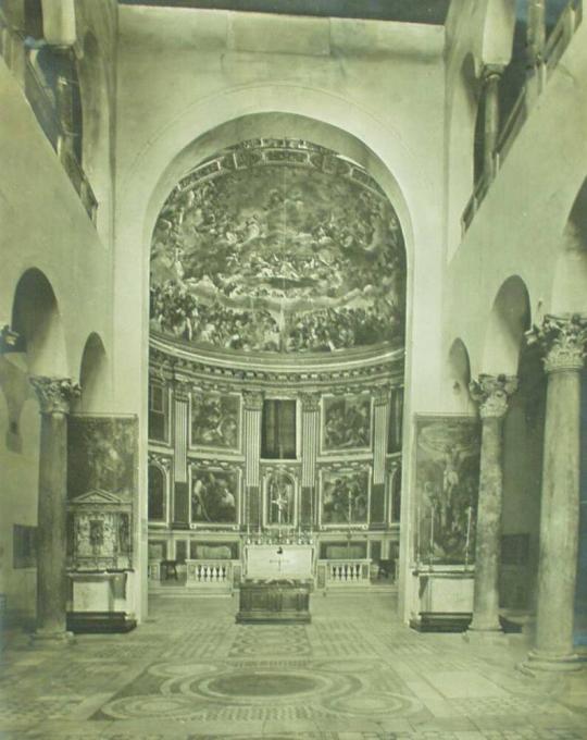 Chiesa dei Santi quattro Coronati. L'interno.