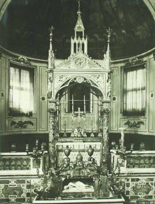 Chiesa di S. Cecilia. L'Altare Maggiore.