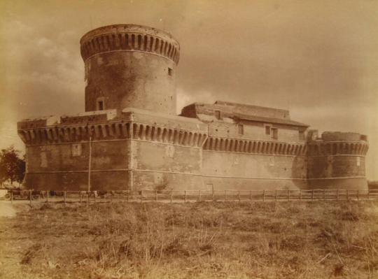 Ostia - Prov. di Roma. Il Castello.