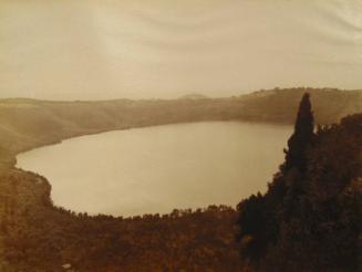 Nemi - Prov. di Roma. Panorama del Lago e della piccola borgata di Genzano.