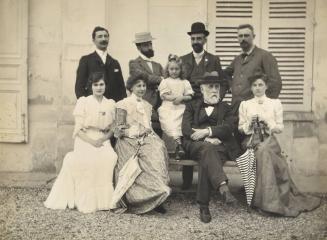 [Edgar Degas surrounded by Saint-Maurice, Pierre Lalo, Paul Poujaud, Alexis Rouart, Julie Manet, Valentine Rouart, Madeleine Rouart and Loulou de Saint-Maurice. Rouart family home in La Queue-en-Brie]