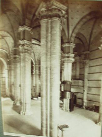 Cathedral. The interior. (Bernardo Rossellino).
