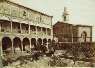 Piccolomini palace. Open gallery and view of the Cathedral's Apse.