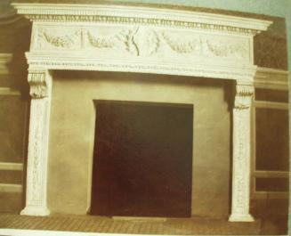 Piccolomini Palace. Stone fireplace. (Bernardo Rosselino).