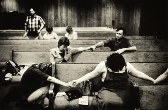 Wives Pray for their Husbands Stationed in the Gulf at the Enon Chapel Baptist Church, Jacksonville, NC