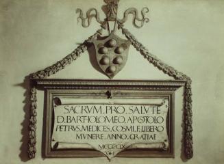 FIRENZE-Dintorni. Badia fiesolana. Cartella nel coro con lo Stemma Mediceo. (Brunellesco.)