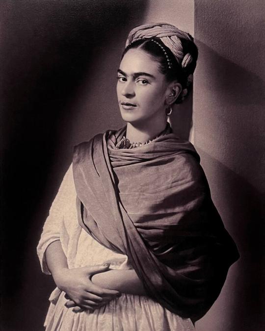 Frida in Magenta Rebozo