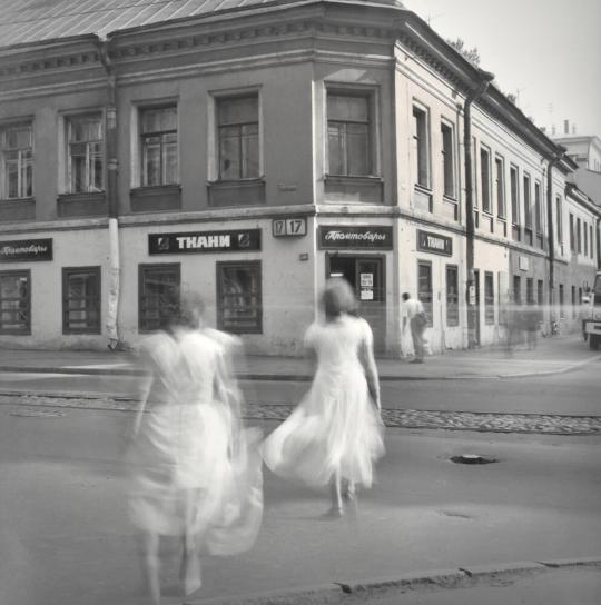 White Dresses, St. Petersburg