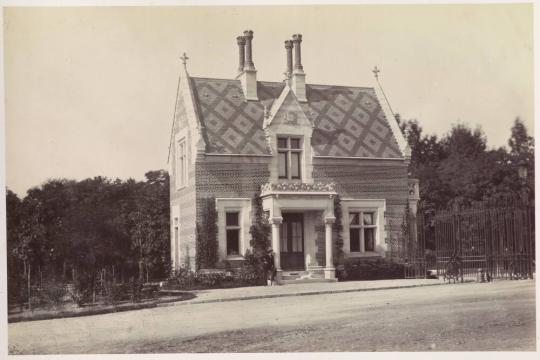 [Guardhouse, Bois de Boulogne, Paris]