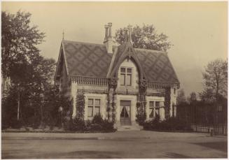 [Guardhouse, Bois de Boulogne, Paris]