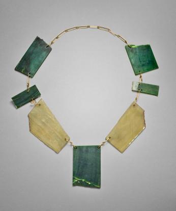 Bull Head – Chain (Stierenkopf – Kette)