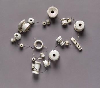 Insulator Chain (Isolatoren Kette)