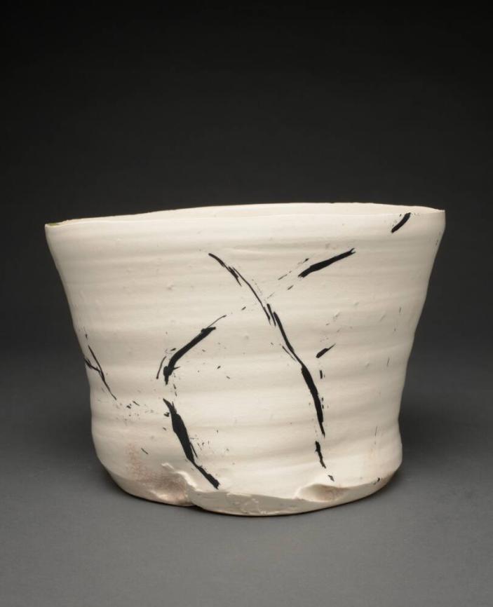 Utsuwa [Vase]