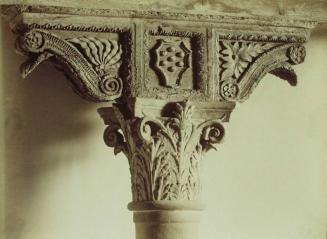 Firenze-Dintorni. Badia fiesolana. Un capitello e mensola della loggia superiore esterna.(XV secolo)