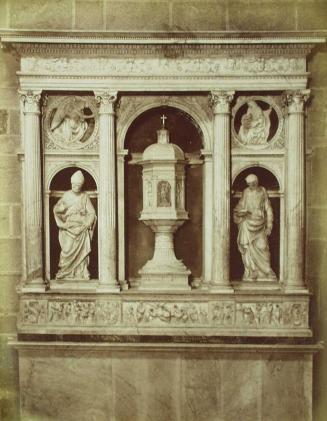 Fiesole- Cattredale. Altare in marmo scolpito da Andrea Ferruci.