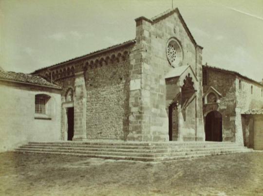 Fiesole-Chiesa di S. Francesco edificata sulle ?delle antica rocca fiesolana.