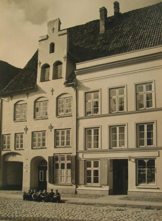 Lübeck, Street along the Upper Trave River