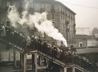 Pendolari alla Stazione di Rogoredo, Milano