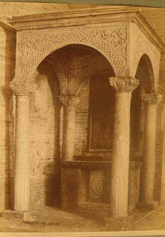 Four columned, arched small altar