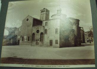 Chiesa di S. Giacomo dall'Orio.  L'esterno.