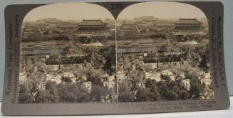 South over Palaces of Forbidden City, from Mei-shan (Coal Hill), Peking, China.