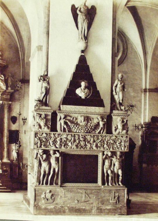 PADOVA - Basilica di S. Antonio Monumento  al Generale Alesandro Contarini. (M. Sammicheli.)