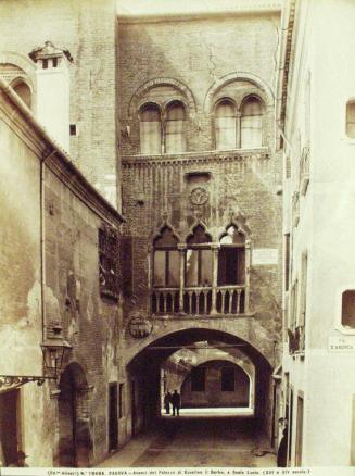 N. 19498  PADOVA - Avanzi del Palazzo di Eccelino il Barbo, a Santa Lucia.  (XIII e XIV secolo.)
