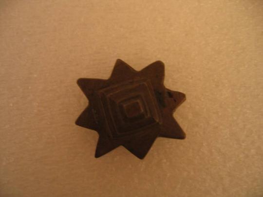 Star with Pyramid Gold Weight