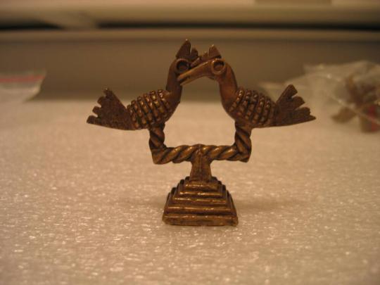 Two Birds Gold Weight