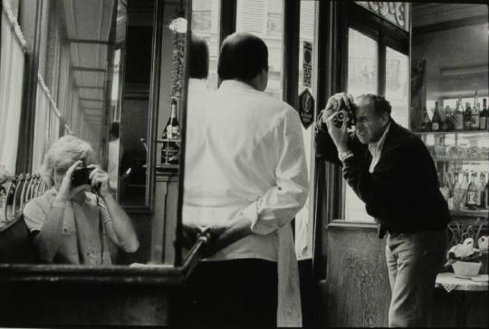 Le Gigot Fin, Paris (Ralph Gibson photographing)