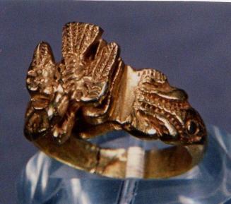 Ring with two birds