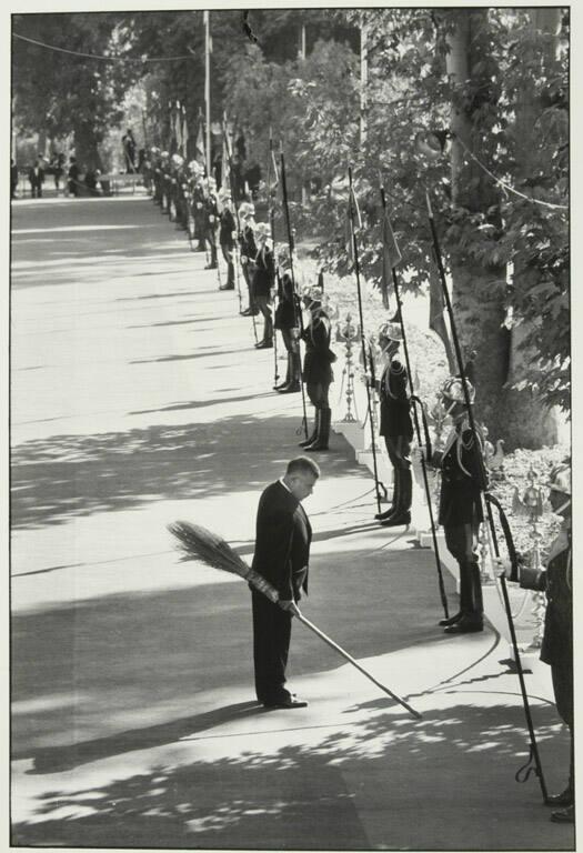 Inspecting Guards, Teheran