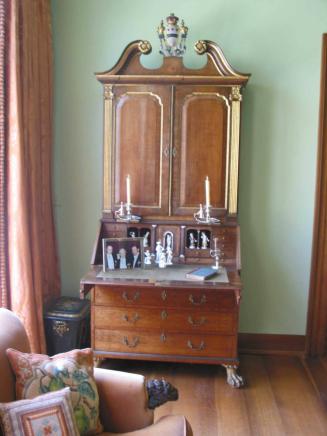 Bureau Cabinet